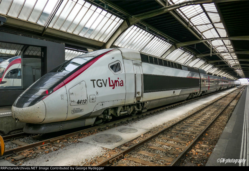 SNCF 4412 TGV fast train
